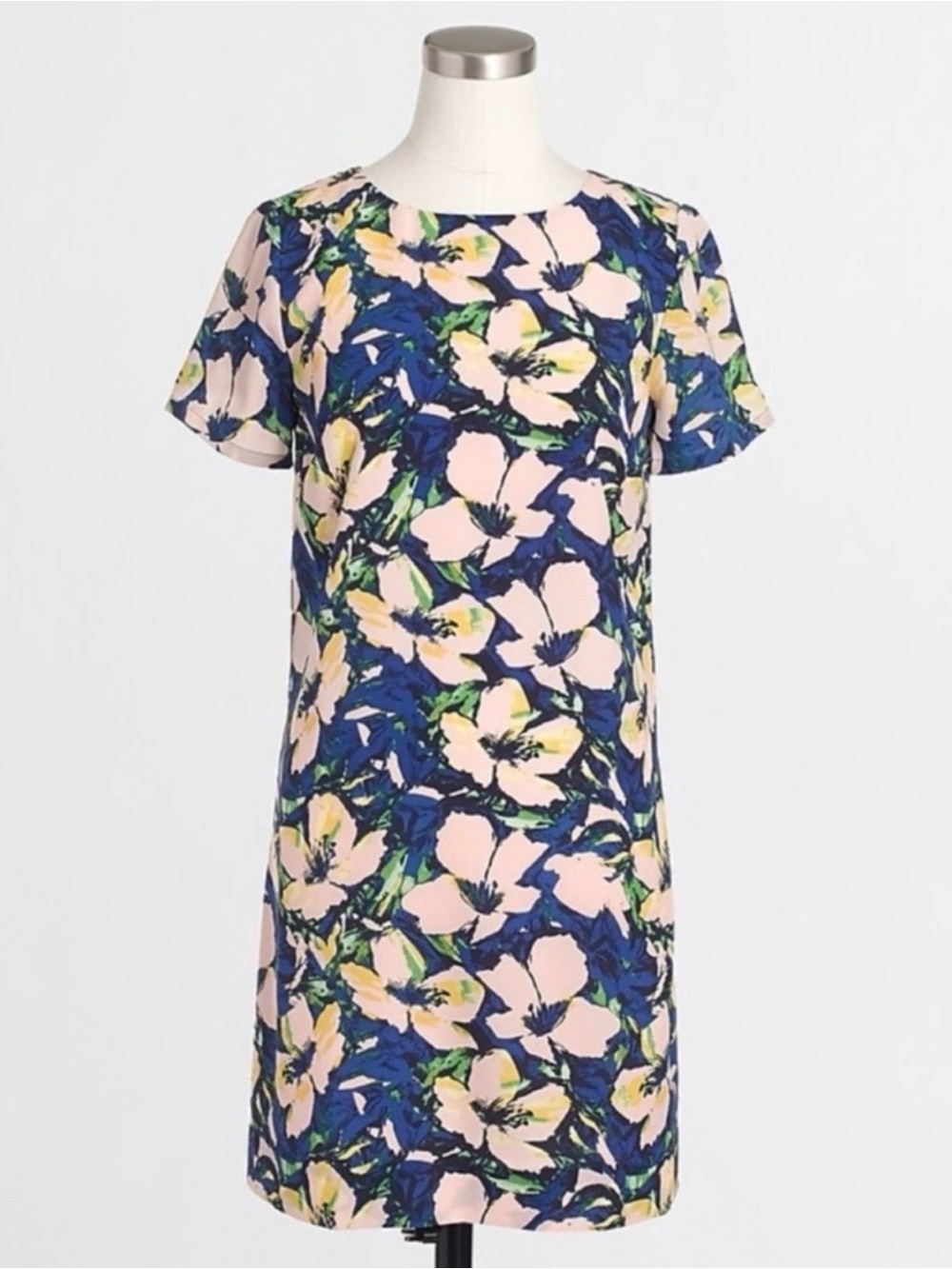 Shift
Dress - Size 6
J.Crew Factory Tropical Floral